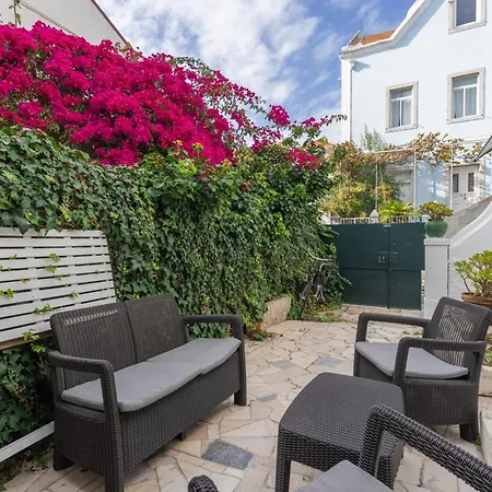 Cascais Townhouse With Sea Views 2 Minutes From Casa vacanze
