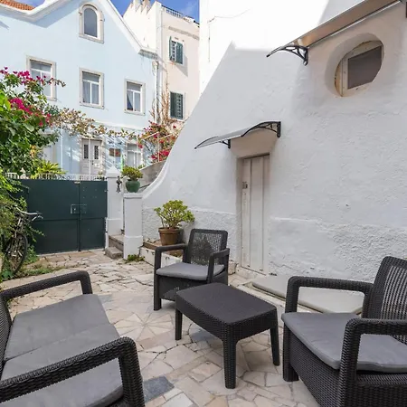 Cascais Townhouse With Sea Views 2 Minutes From Estoril