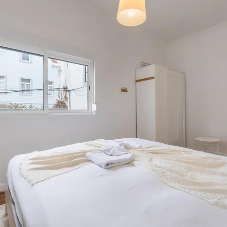 Cascais Townhouse With Sea Views 2 Minutes From * Estoril