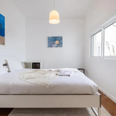 Cascais Townhouse With Sea Views 2 Minutes From